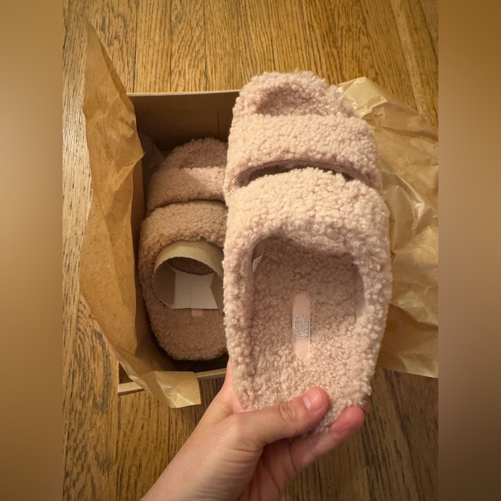Brand new Fitflops wool slides size 6 in beige